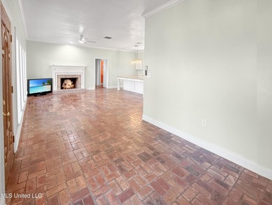 SELLERS ARE MOTIVATED so bring offers!! Tucked behind the gates - photo 8