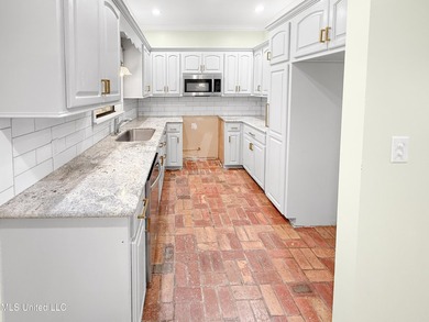 SELLERS ARE MOTIVATED so bring offers!! Tucked behind the gates - photo 10