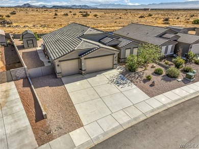Fully upgraded 2023 build in Eagle View Estates with owned solar - photo 1