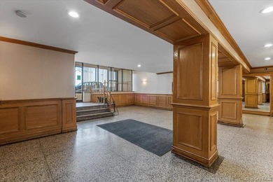 Owner Occupied, No Subletting, Spacious & Bright 2 Br & 1 Bath - photo 3