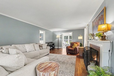 Welcome home to this beautifully updated 5br/3.5ba home offering - photo 8