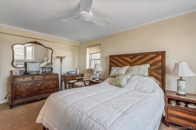 Owner Occupied, No Subletting, Spacious & Bright 2 Br & 1 Bath - photo 8