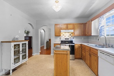 ONE LEVEL HOME ON HALF ACRE LEVEL LOT WITH PRETTY VIEW OF - photo 9