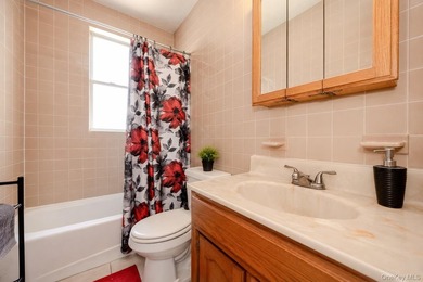 Welcome to a fantastic, income-generating multi-family property - photo 18
