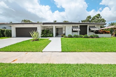 RARELY AVAILABLE IN BONAVENTURE LAKES! This exceptional - photo 1