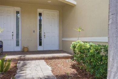 EASY TO SHOW***This spacious 2-story townhouse with 3 bedrooms - photo 2