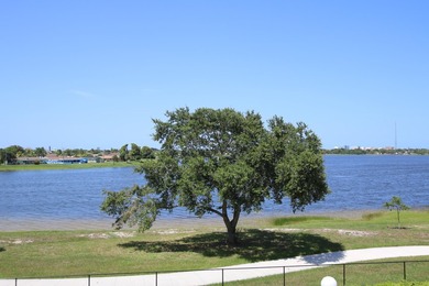 Direct lakeviews. Private balcony. Elevator to the 3rd floor - photo 1