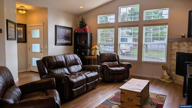 Accepted Offer with Contingencies. Beautifully appointed - photo 8