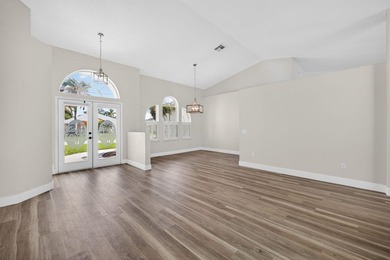 Welcome to your private Florida retreat in the highly desirable - photo 5