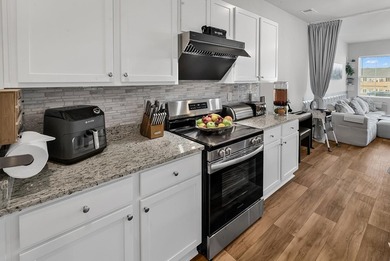 Turnkey Pond-View Townhome in Victory Point | STR-Approved | 3BR - photo 13