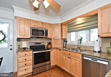 Immediate possession!!! Welcome to 238 Fox Run Road, a well - photo 18