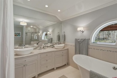 Juli Morelock, Galles Properties, C:,,: Presenting a rare - photo 20