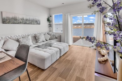 Turnkey Pond-View Townhome in Victory Point | STR-Approved | 3BR - photo 21