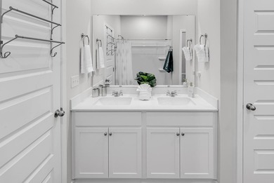 Turnkey Pond-View Townhome in Victory Point | STR-Approved | 3BR - photo 32