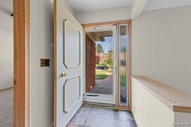 Welcome to this beautifully maintained brick ranch in the heart - photo 6