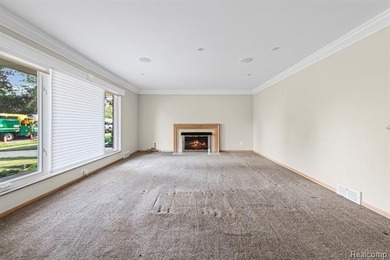 Welcome to this beautifully maintained brick ranch in the heart - photo 8