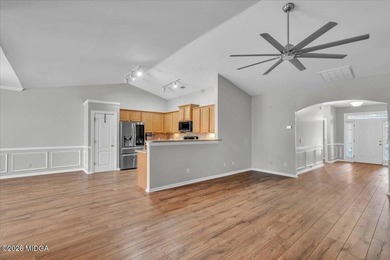 Welcome to this beautifully maintained 3 bedroom, 2 bath home - photo 12