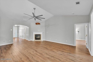 Welcome to this beautifully maintained 3 bedroom, 2 bath home - photo 13