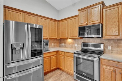 Welcome to this beautifully maintained 3 bedroom, 2 bath home - photo 15