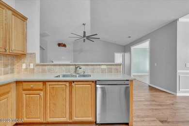 Welcome to this beautifully maintained 3 bedroom, 2 bath home - photo 16