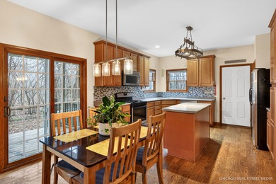 Stunning custom-built home on 1.42 private acres in Ingleside - photo 16