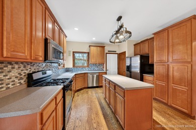 Stunning custom-built home on 1.42 private acres in Ingleside - photo 19