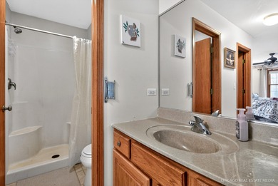 Stunning custom-built home on 1.42 private acres in Ingleside - photo 24