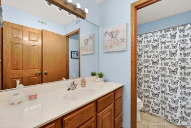 Stunning custom-built home on 1.42 private acres in Ingleside - photo 27