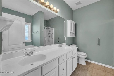 Welcome to this beautifully maintained 3 bedroom, 2 bath home - photo 29
