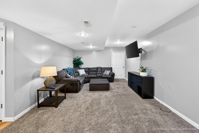 Stunning custom-built home on 1.42 private acres in Ingleside - photo 30