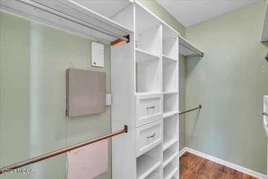 Welcome to this beautifully maintained 3 bedroom, 2 bath home - photo 33