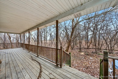 Stunning custom-built home on 1.42 private acres in Ingleside - photo 34