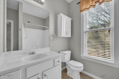 Welcome to this beautifully maintained 3 bedroom, 2 bath home - photo 38