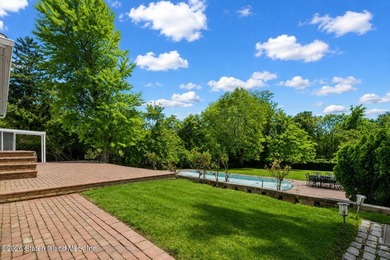 A truly irreplaceable offering on Todt Hill, this extraordinary - photo 39