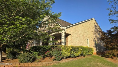 Welcome to this beautifully maintained 3 bedroom, 2 bath home - photo 47