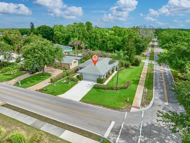 Updated 1,304sf, Single Family Home, 2 Beds, 2 Full Baths, 2 Car - photo 1