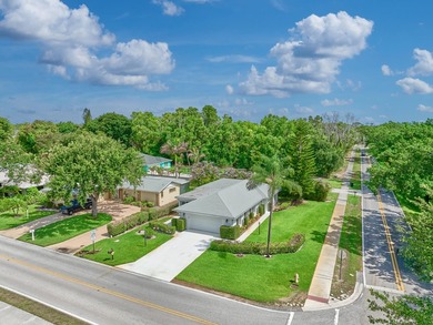 Updated 1,304sf, Single Family Home, 2 Beds, 2 Full Baths, 2 Car - photo 8