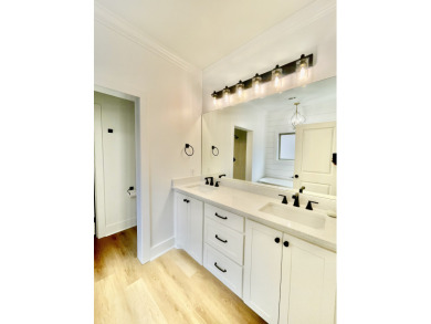 Beautiful New Lake Eddins Home!! - photo 14
