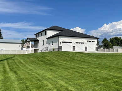 New Luxury Home in Lehi with FULL LANDSCAPING on a .57 acre lot - photo 4