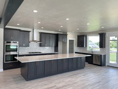 New Luxury Home in Lehi with FULL LANDSCAPING on a .57 acre lot - photo 7