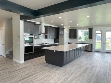 New Luxury Home in Lehi with FULL LANDSCAPING on a .57 acre lot - photo 8