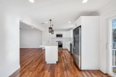 New energy efficient home, 6 bedrooms with 10 ft ceilings in - photo 12