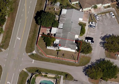 Rare oversized corner lot! Handyman Special. Needs a lot of - photo 2