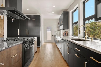 Experience high-desert living in this mountain modern sanctuary - photo 14