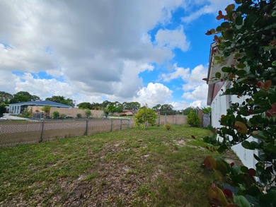 Rare oversized corner lot! Handyman Special. Needs a lot of - photo 5