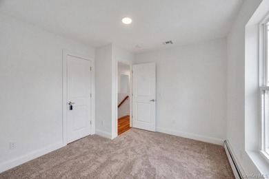 New energy efficient home, 6 bedrooms with 10 ft ceilings in - photo 17