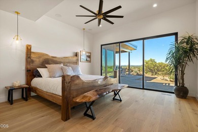 Experience high-desert living in this mountain modern sanctuary - photo 18