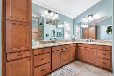 Welcome to refined Florida living in this exceptional Iris model - photo 19