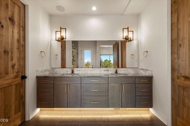 Experience high-desert living in this mountain modern sanctuary - photo 19