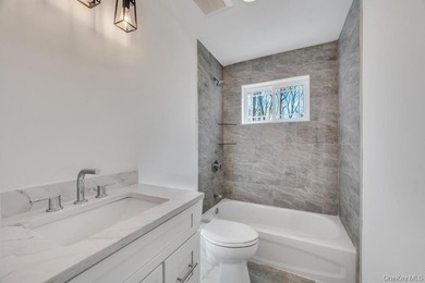 New energy efficient home, 6 bedrooms with 10 ft ceilings in - photo 20